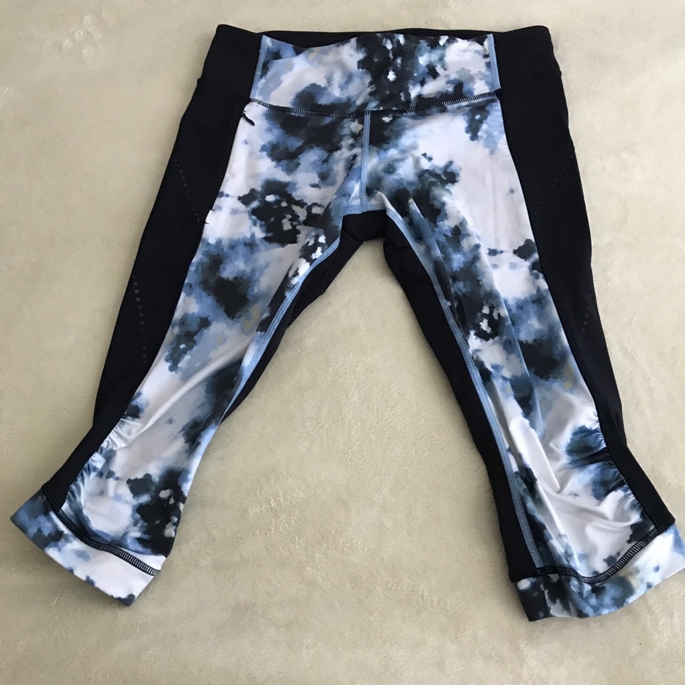Lululemon stop at nothing crop, size 10